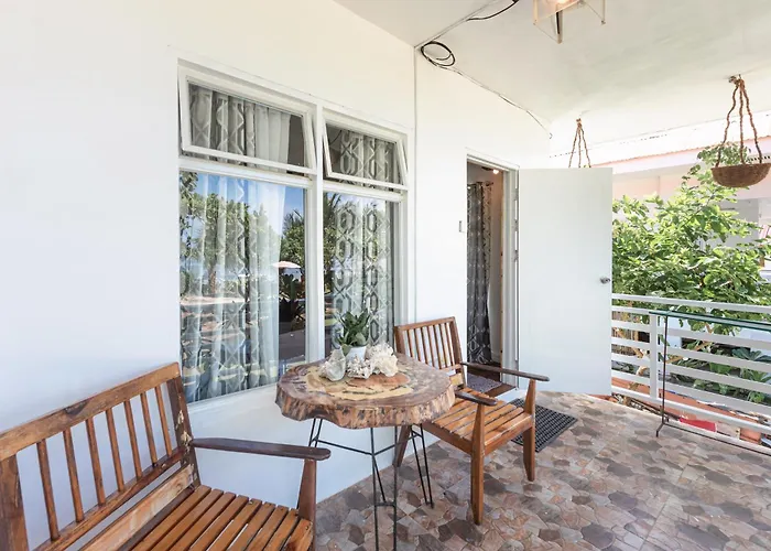 Yama Apartments - Private Beachfront